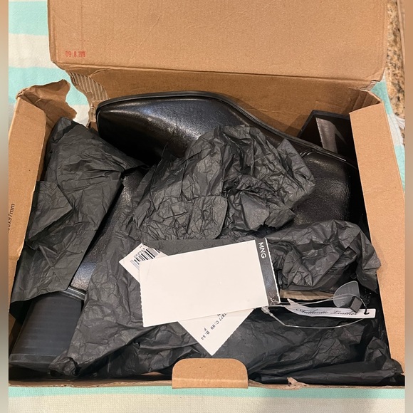 Boots - Picture 2 of 4